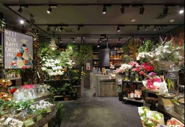 中目黑站西出口新设知名品牌青山花店的内部空间.